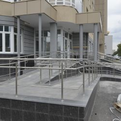 Изображение Входная группа в жилом доме из гранита Исетский