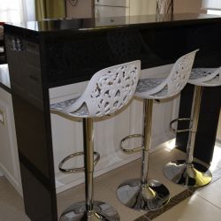 Изображение Барная стойка на кухне из гранита Блэк Гэлакси