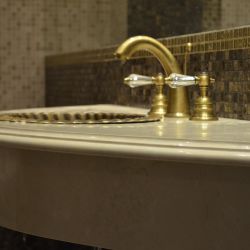 Изображение Столешница для ванной комнаты из мрамора Крема Марфил