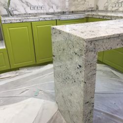 Изображение Барная стойка из камня, Гранит, Колониал Вайт