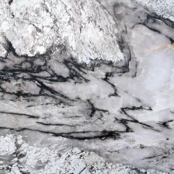 Кварцит белый Venezia Stone Кварцит Patagonia ice