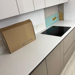 Изображение Столешница на кухню из кварцевого агломерата Аварус Снега Сибири