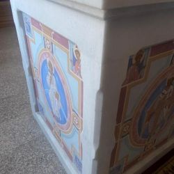 Изображение Престол и жертвенник из мрамора