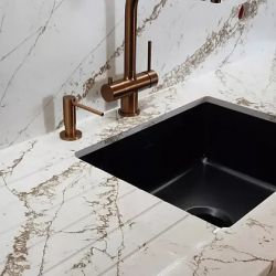 Изображение Кварцевый агломерат бежевый Кварцевый Агломерат Serenade Quantra Quartz