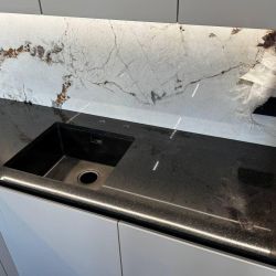 Изображение Столешница из гранита Абсолют Блэк для кухни