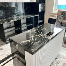 Изображение Столешница и остров из гранита Блэк Космик