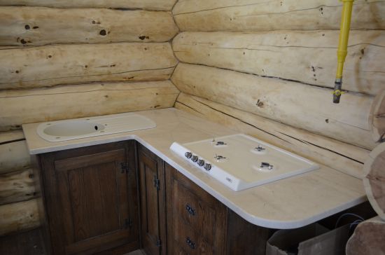 Столешница для кухни из мрамора Крема Марфил полированная